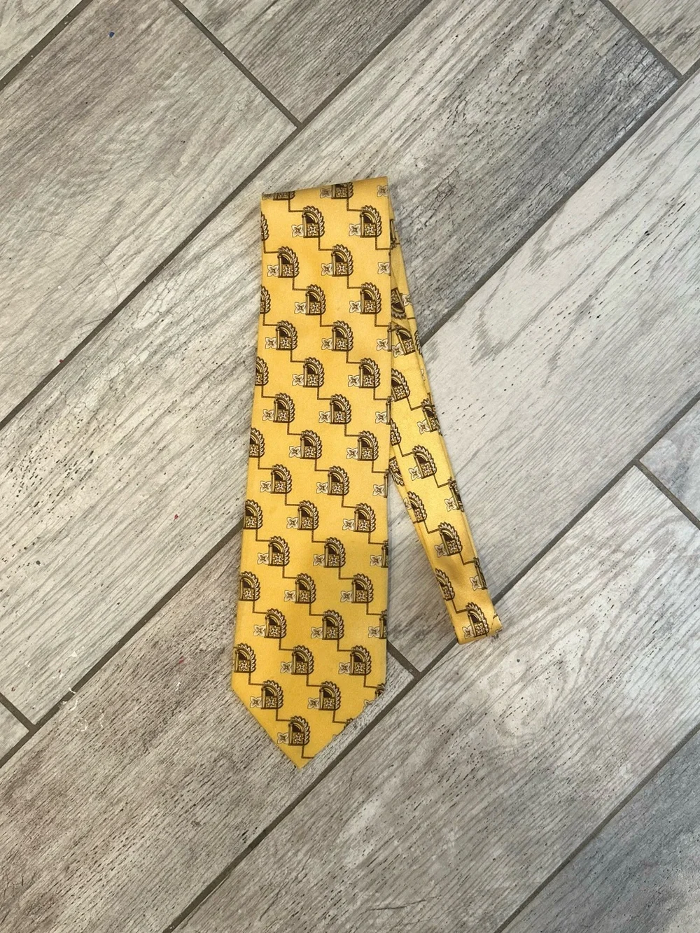 Valentino Cravatte 100% Silk Yellow Patterned Necktie